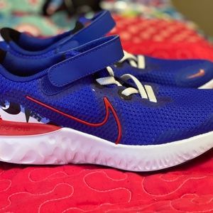Nike Renew Sneakers for kid (size 3)